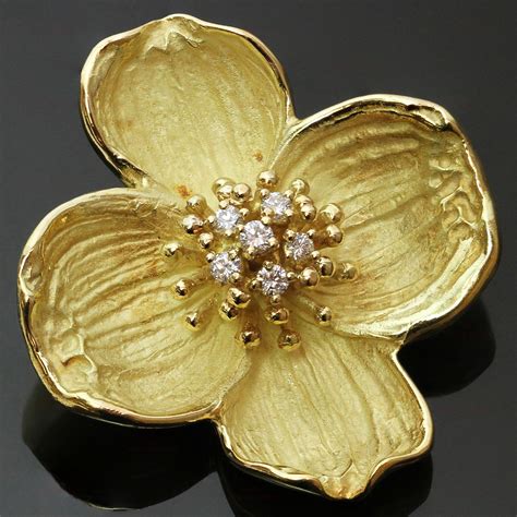 Ever Blossom Brooch, Yellow Gold, Onyx & Diamonds 